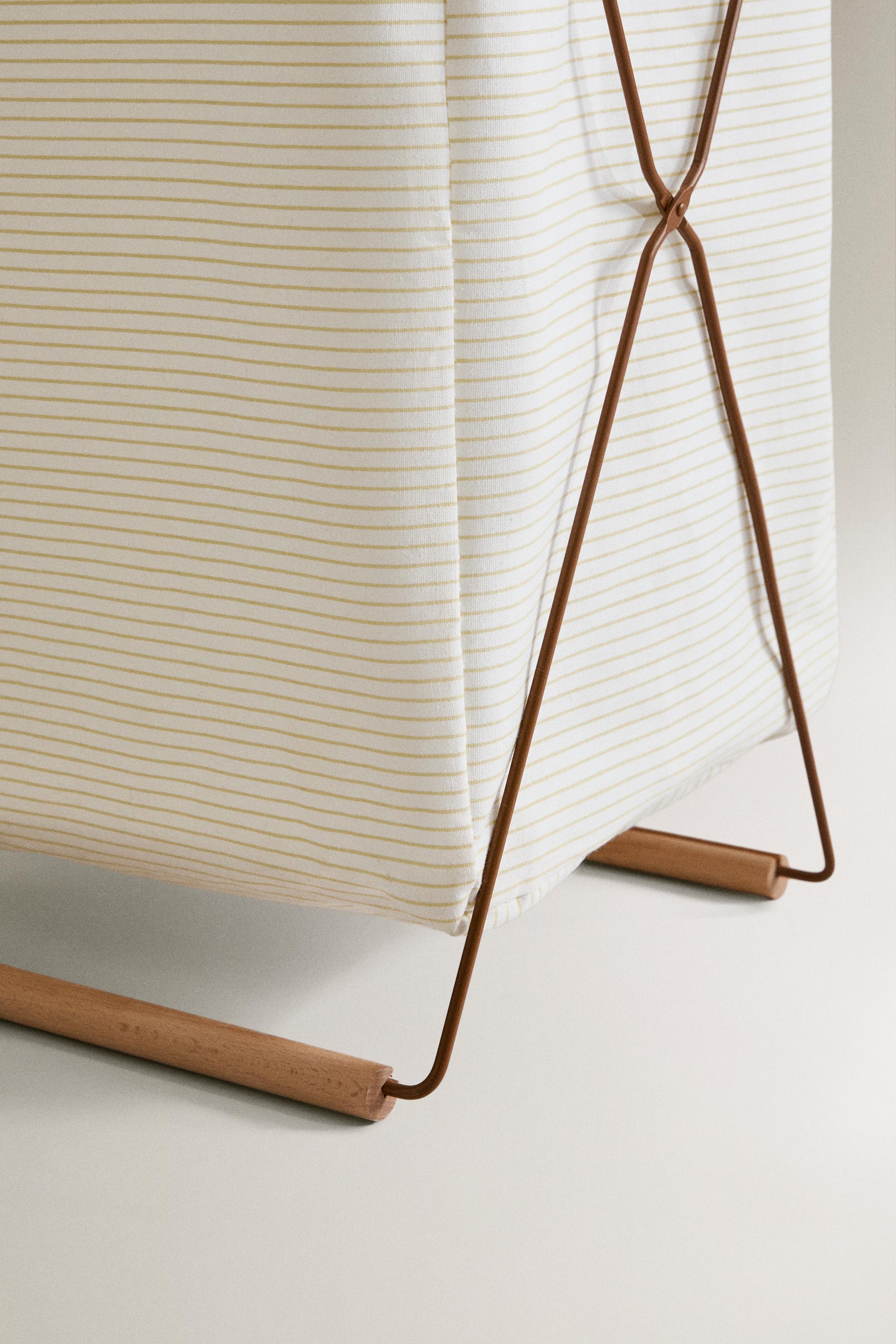 CORBEILLE À LINGE PLIABLE